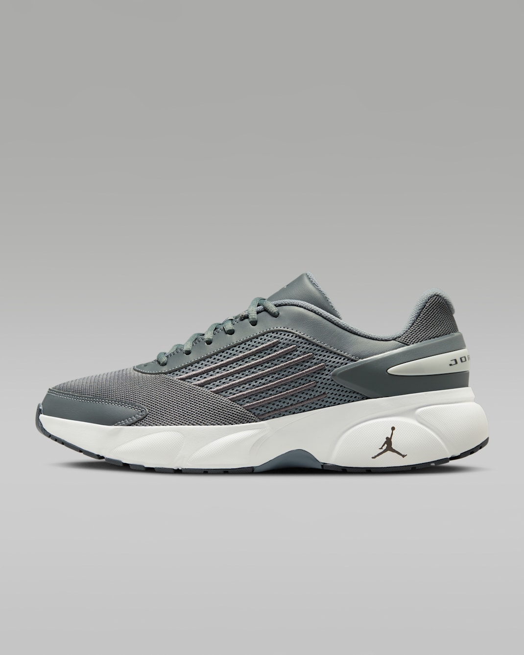 Tenis para hombre Jordan Trunner Flow - Gris humo/Gris humo oscuro/Gris hierro/Polvo fotón