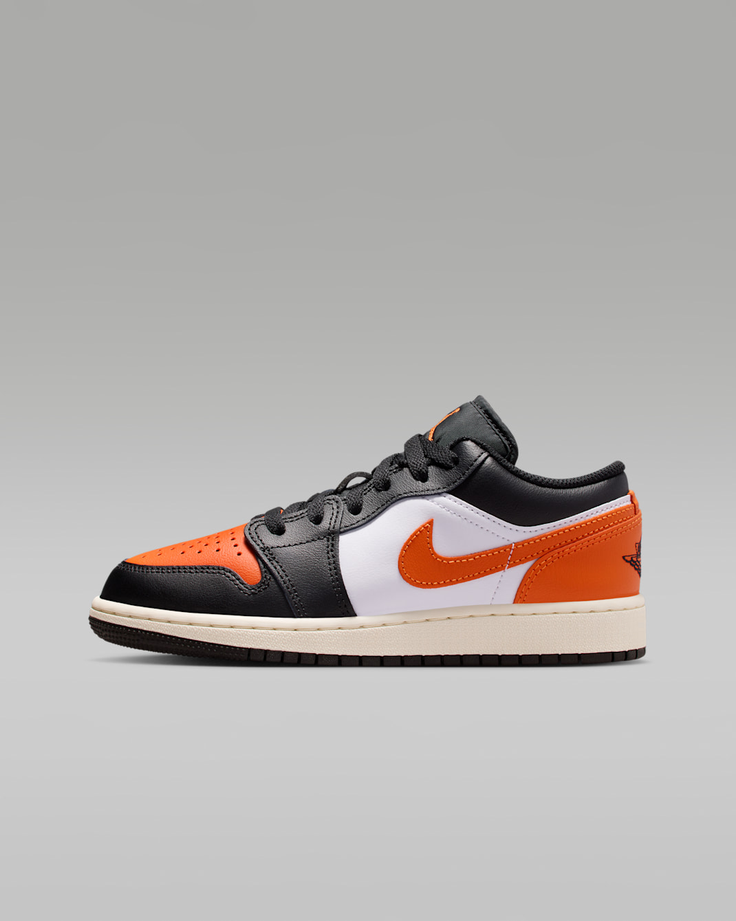 Tenis para niños grandes Air Jordan 1 Low - Negro/Blanco/Vela/Estrella de mar