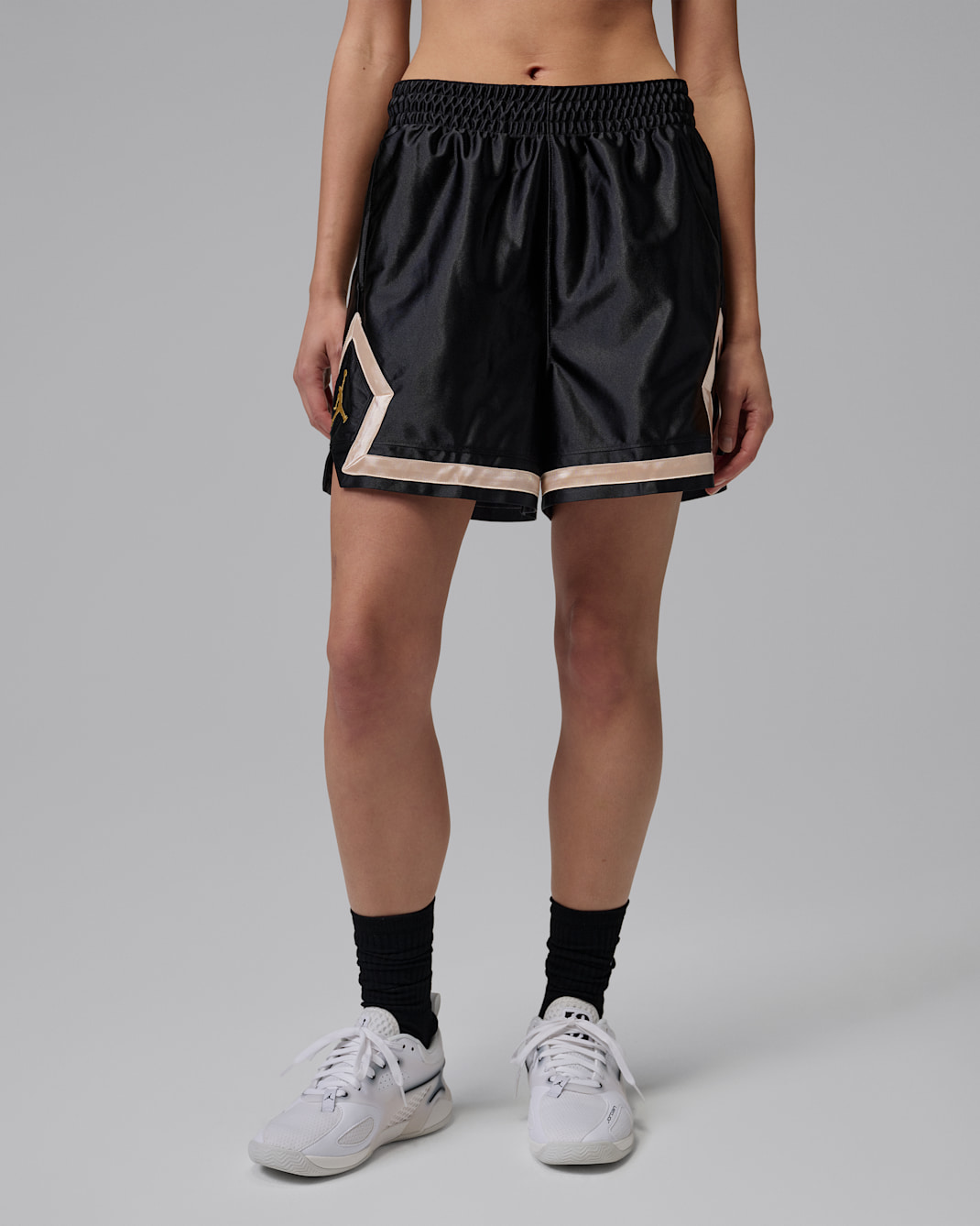 Jordan Sport Women's Dri-FIT 4" Diamond Shorts - Black/Metallic Gold