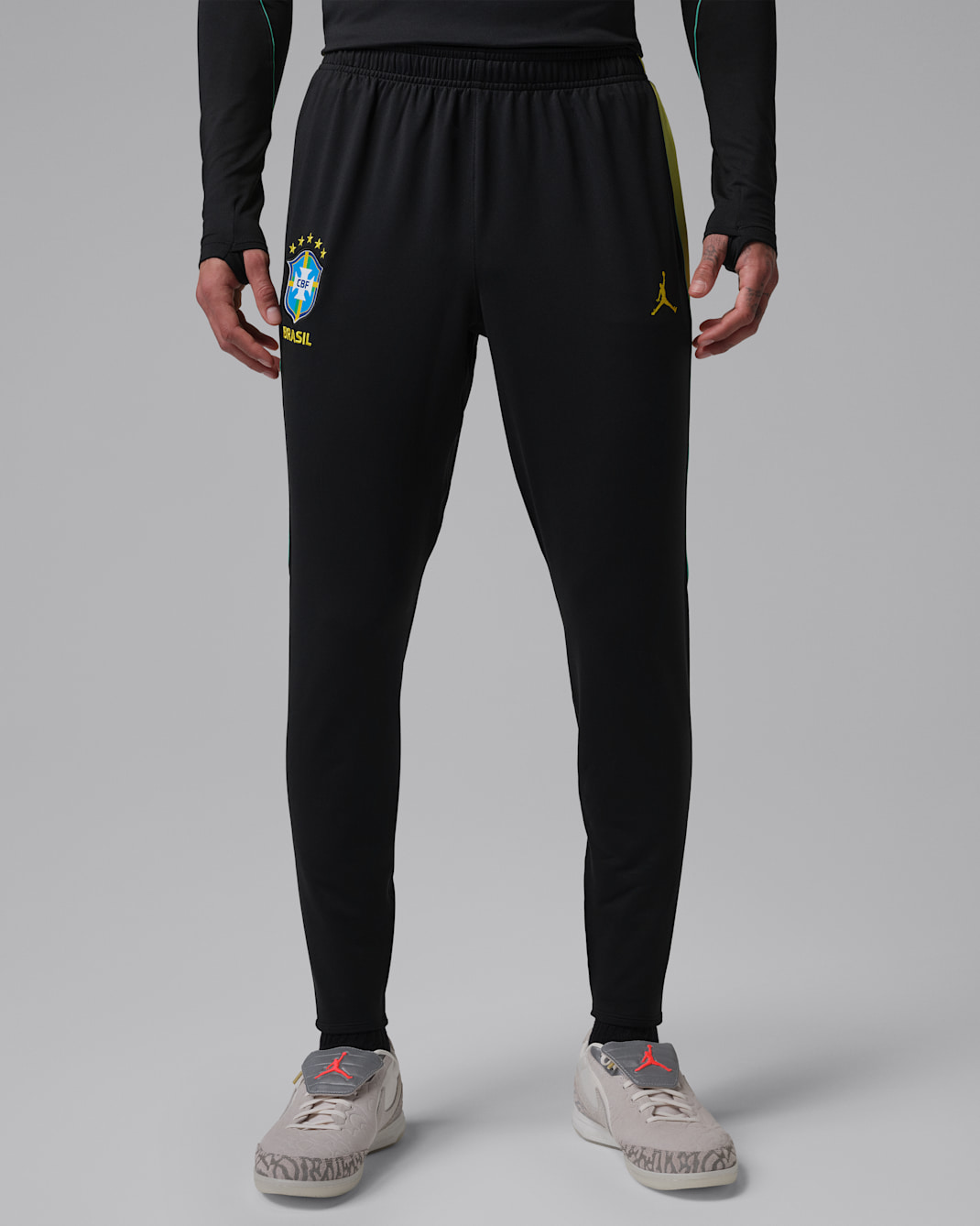 브라질 스트라이크 남성 조던 드라이 핏 축구 니트 팬츠 - 블랙/옐로우 펄스/인프라레드 23