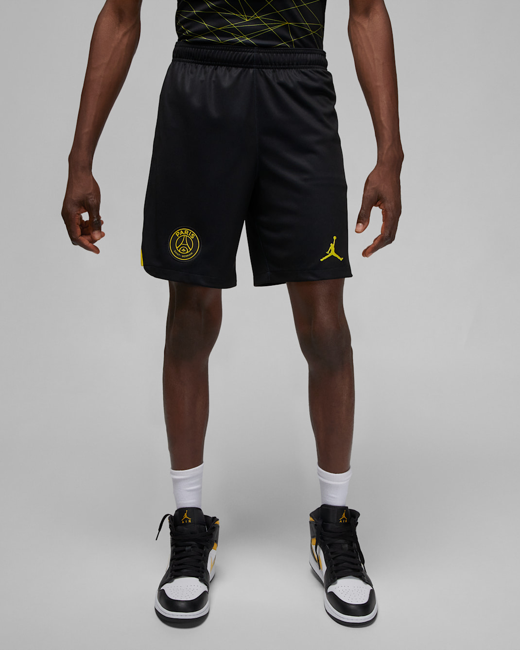 Paris Saint-Germain 2022/23 Stadium Fourth 男款 Jordan Dri-FIT 足球短褲 - 黑色/Tour Yellow/Tour Yellow