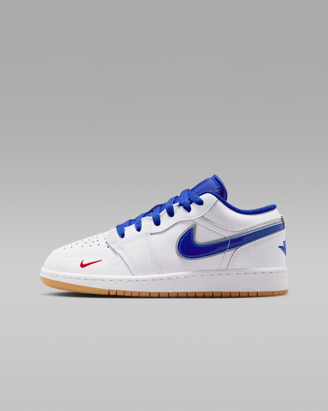 Tenis para niños grandes Air Jordan 1 Low SE - Blanco/Azul eléctrico/Amarillo goma/Rojo universitario
