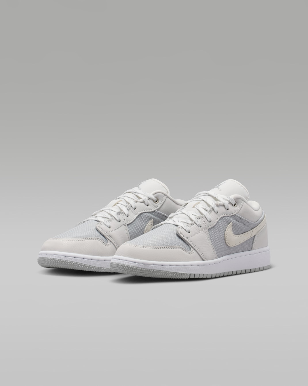 Air Jordan 1 Low SE Big Kids' Shoes