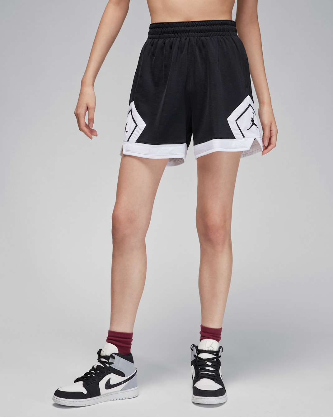 Jordan Sport Women's 4" Diamond Shorts - Black/White/White/Black