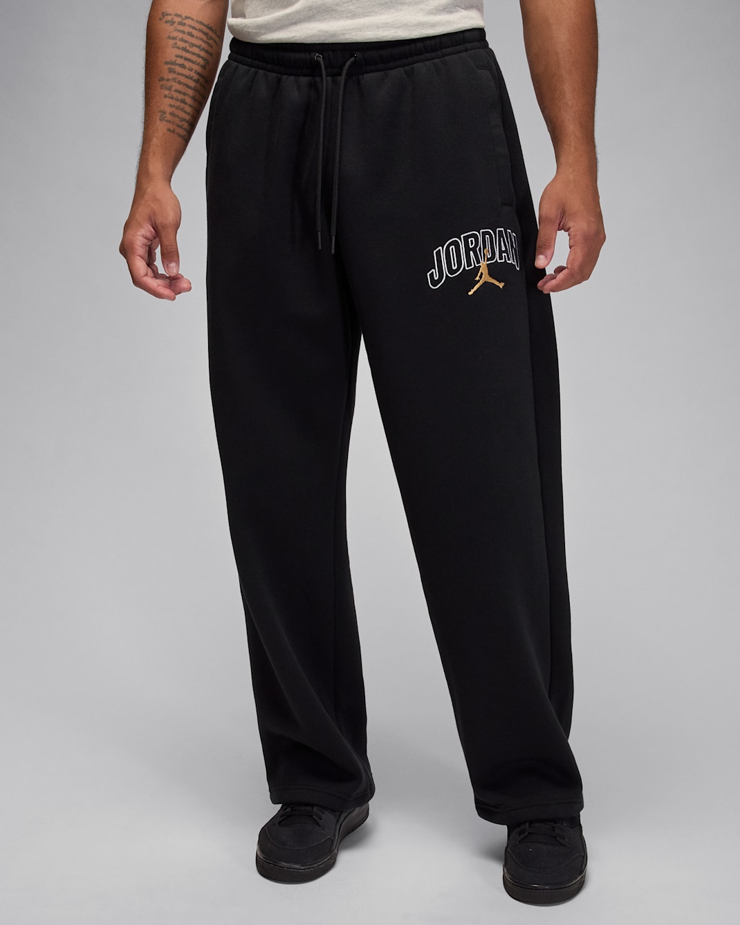 Jordan Brooklyn Fleece Men's Oversized Open-Hem Trousers - Black/Metallic Gold