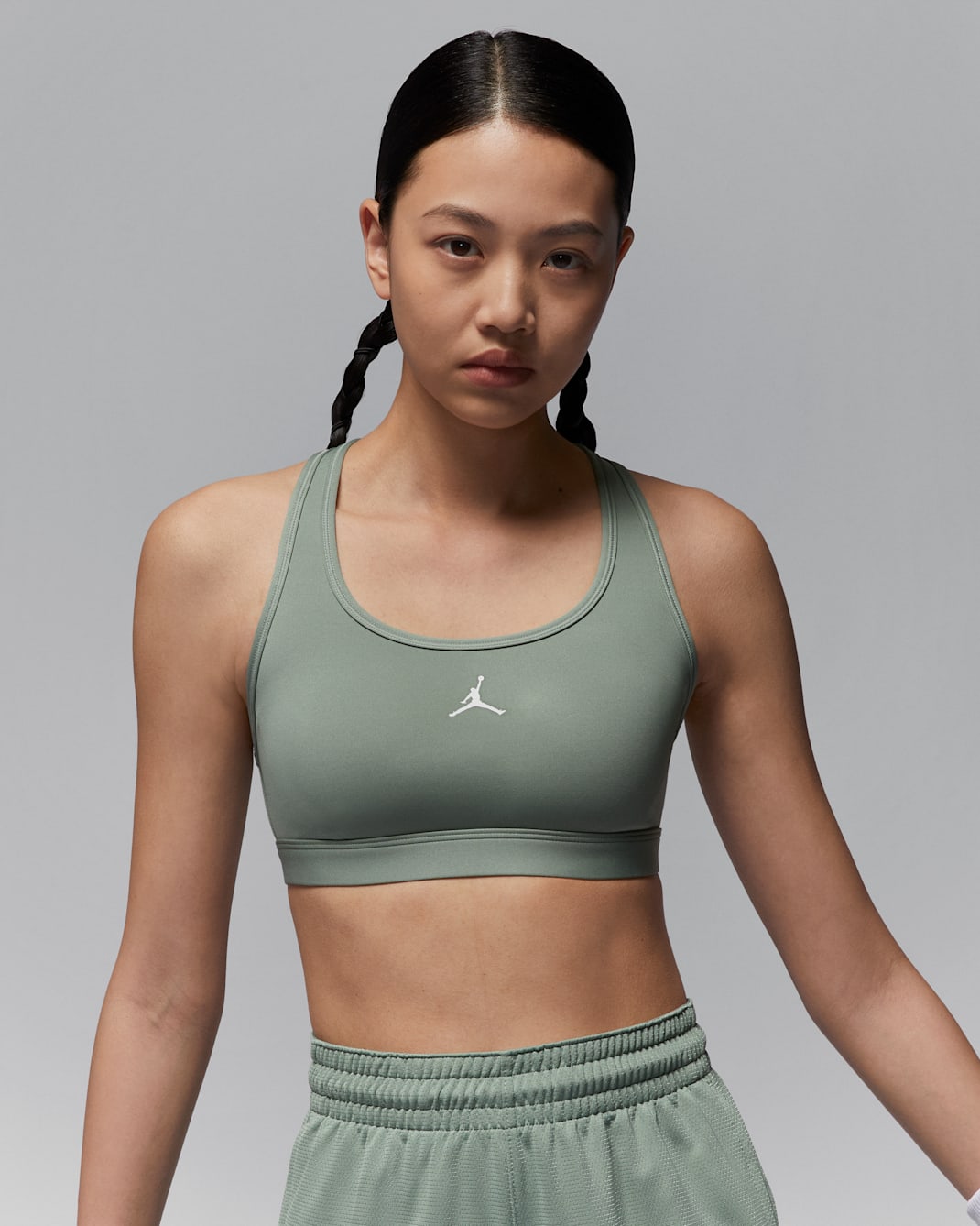 Jordan Sport 女款中度支撐型襯墊 Jumpman 運動內衣 - Jade Smoke/白色