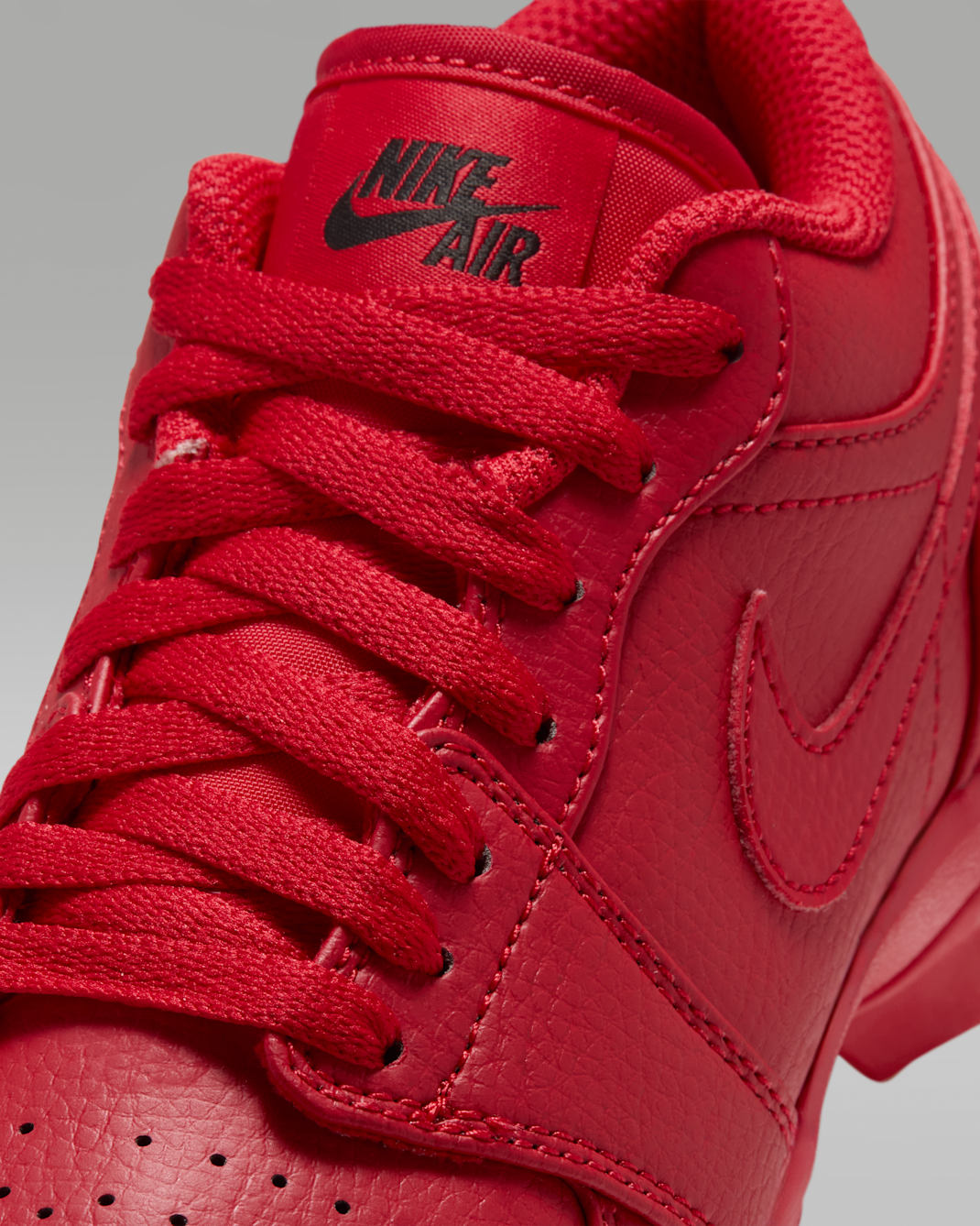 Jordan 1 Low Little/Big Kids' Cleats