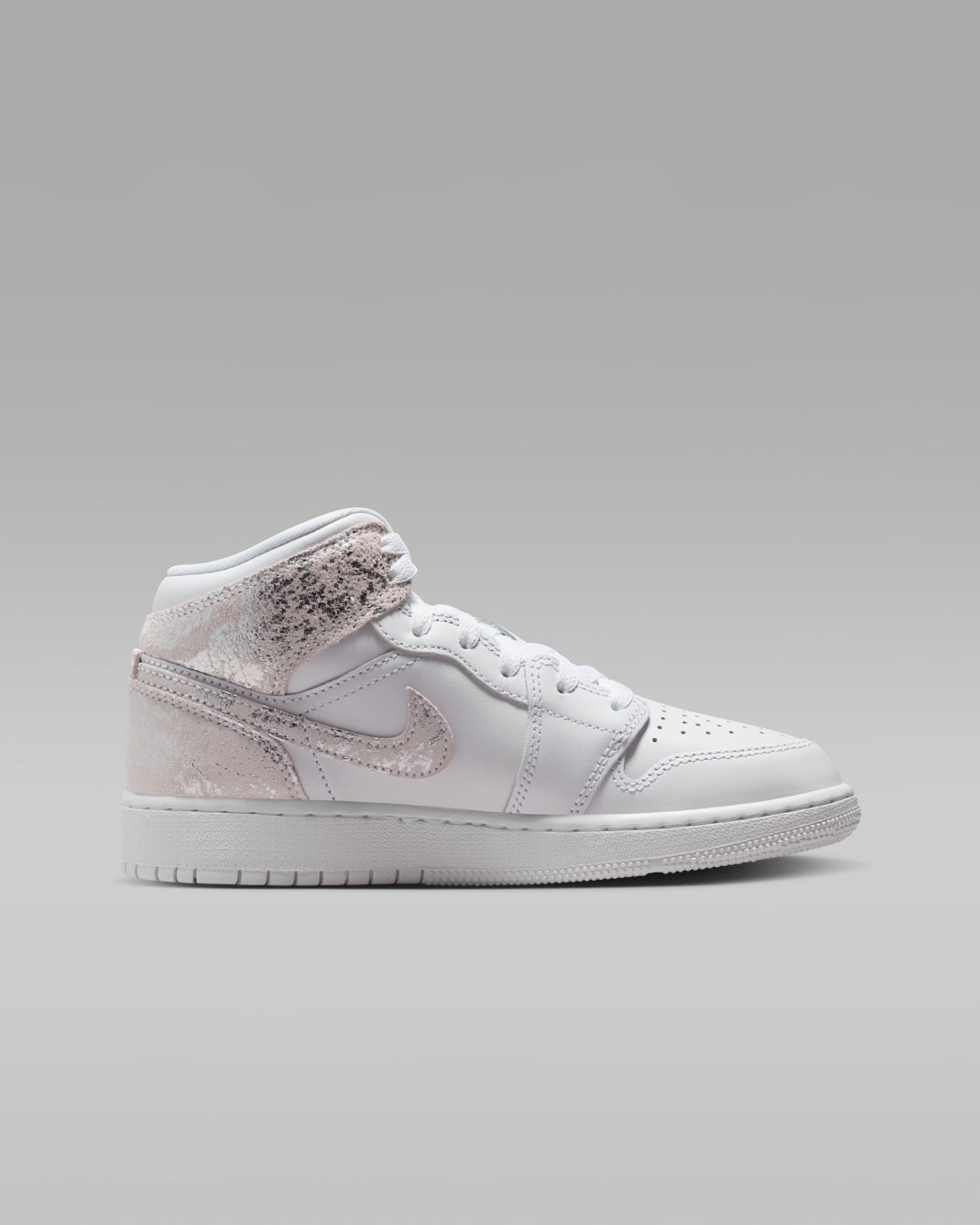 Air Jordan 1 Mid SE Big Kids' Shoes