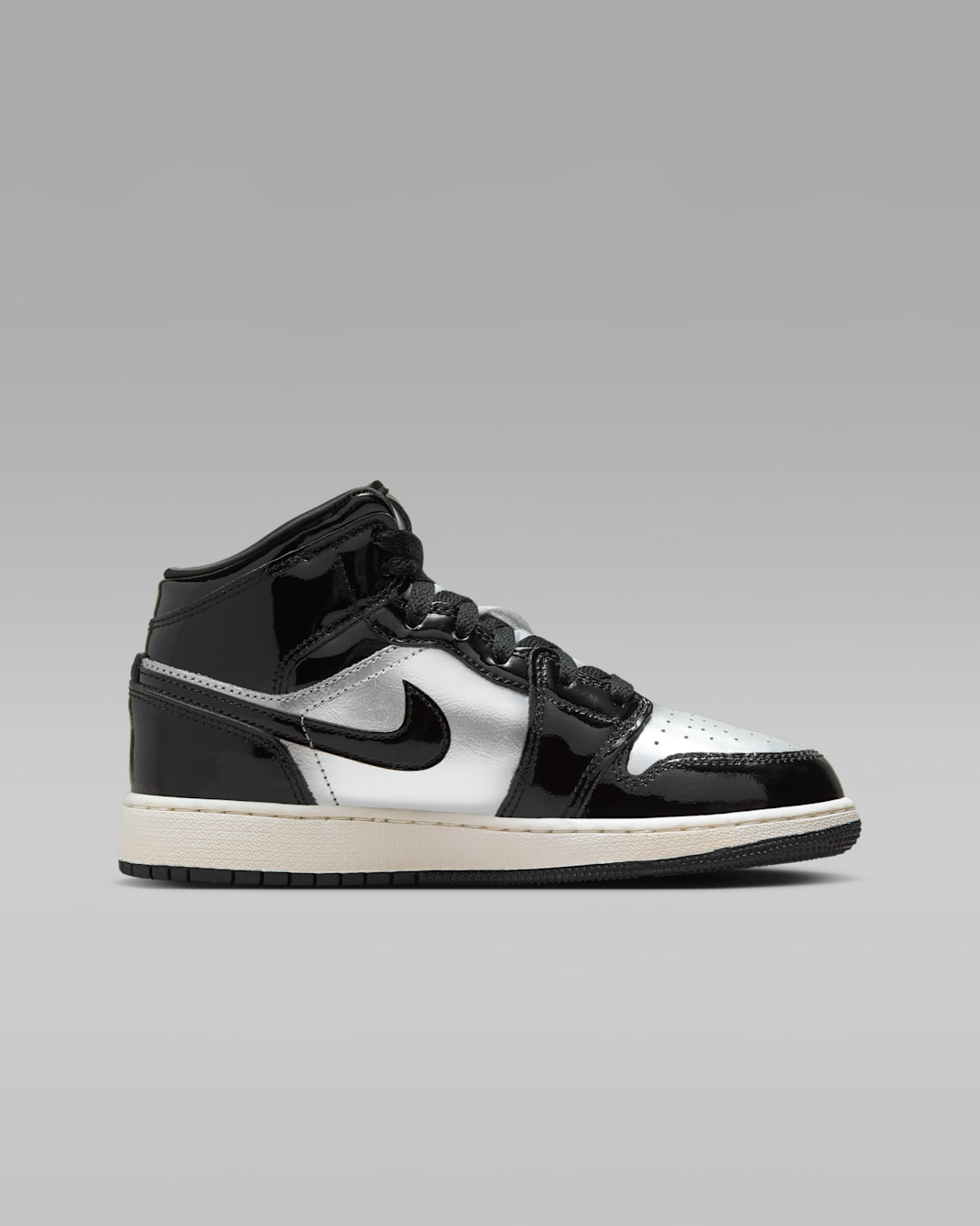 Air Jordan 1 Mid SE Big Kids' Shoes
