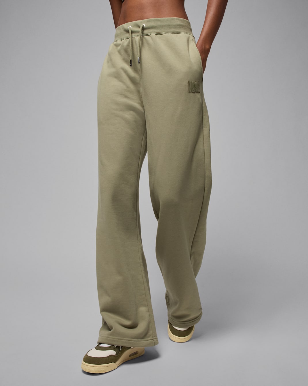 Jordan Flight Fleece Women's French Terry Open-Hem Trousers - Medium Khaki/Thermal Green