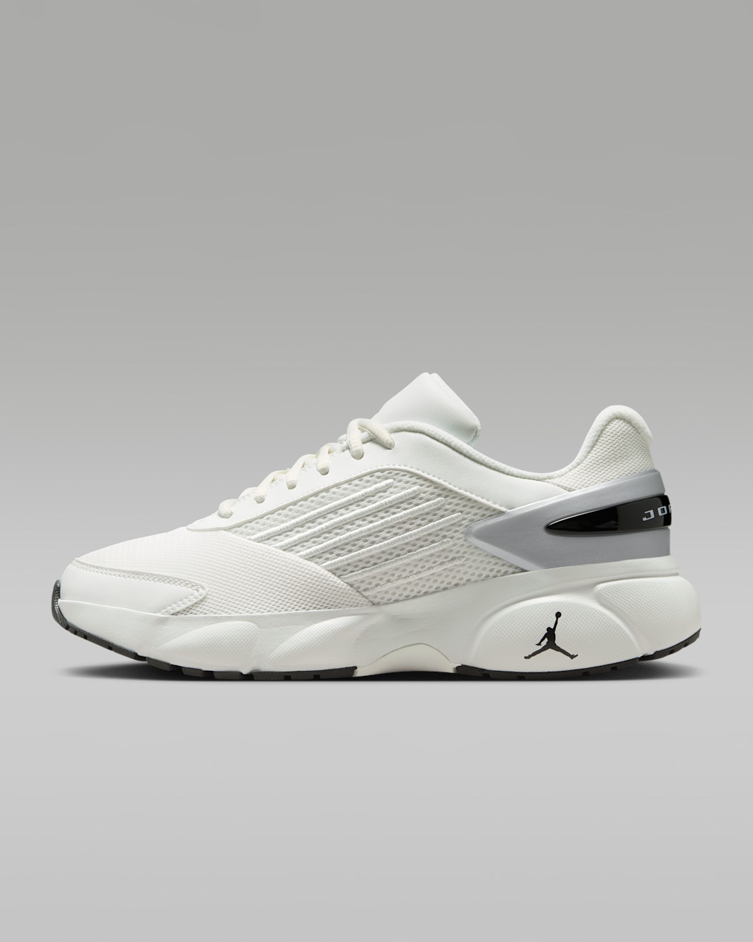 Jordan Trunner Flow Women's Shoes - Summit White/Metallic Silver/Black