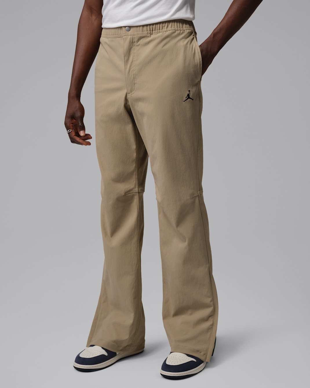 Jordan Flight Essentials Men's Trousers - Khaki/Black