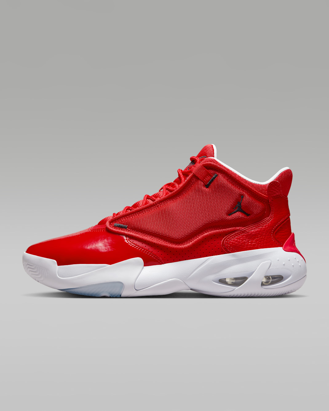 Jordan Max Aura 4 Herrenschuh - University Red/Weiß/Schwarz