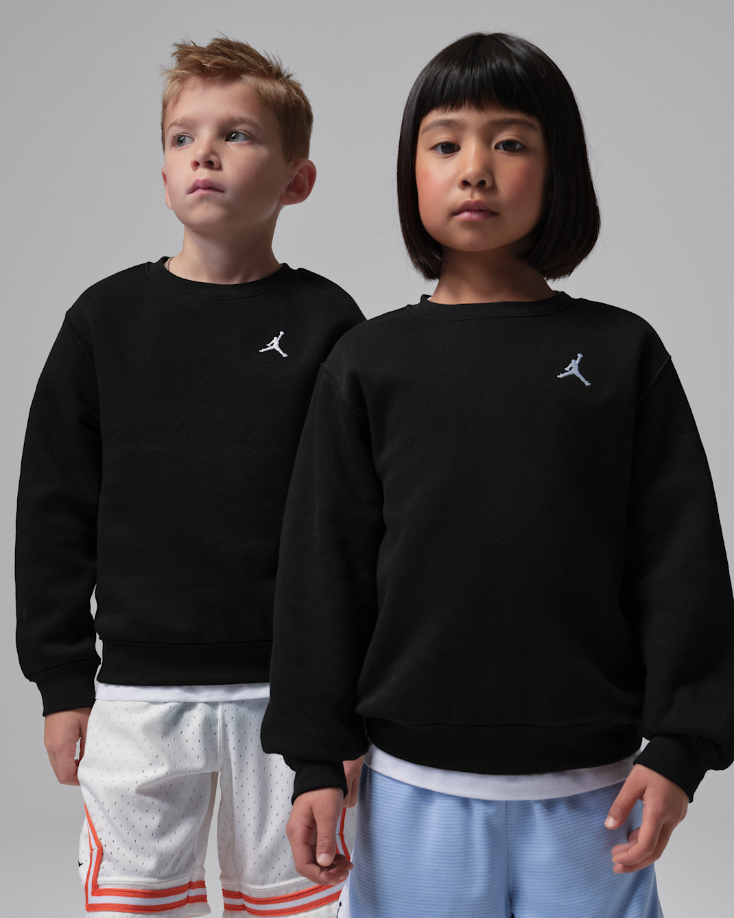 Playera de cuello redondo para niños talla pequeña Jordan Brooklyn Fleece - Negro