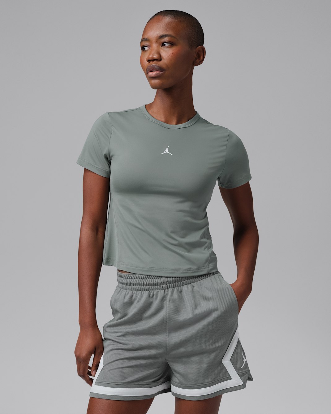 Haut à manches courtes Dri-FIT Jordan Sport Essentials pour femme - Clay Green/Blanc