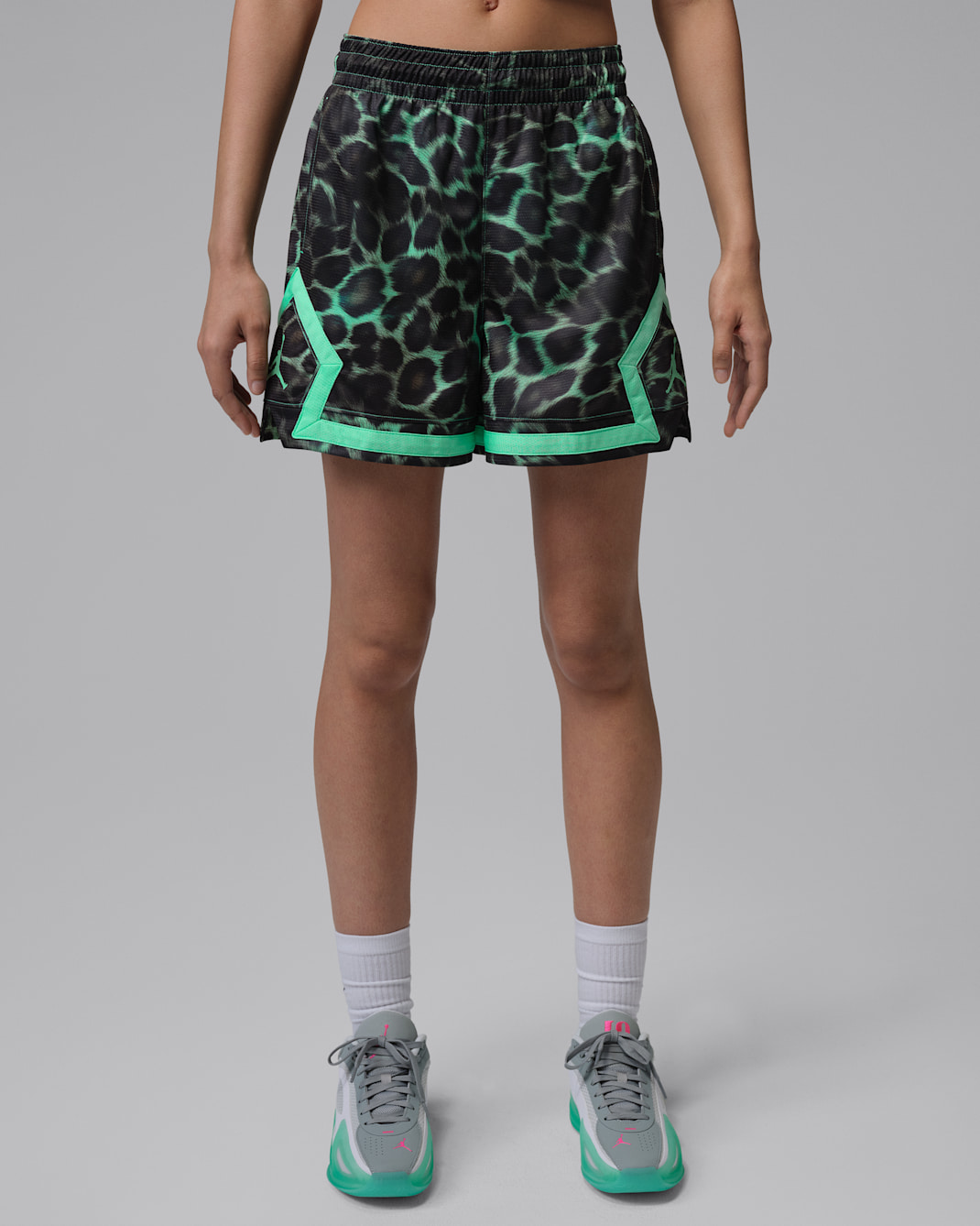 Jordan Sport Women's 4" Diamond Shorts - Green Glow/Green Glow