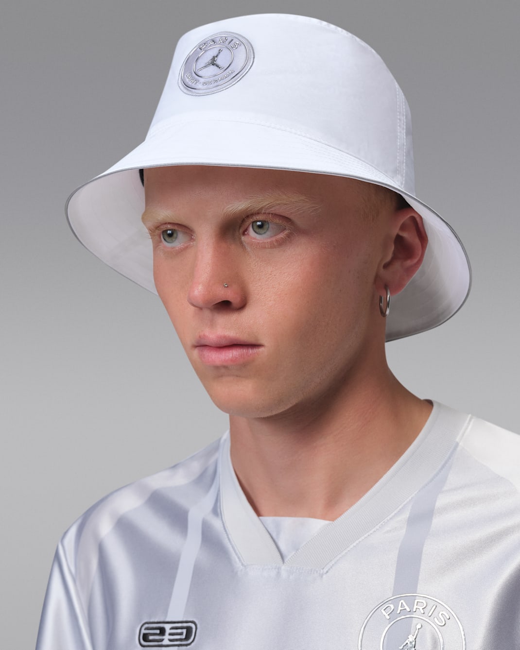 Paris Saint-Germain Apex Bucket Hat - White/Chrome