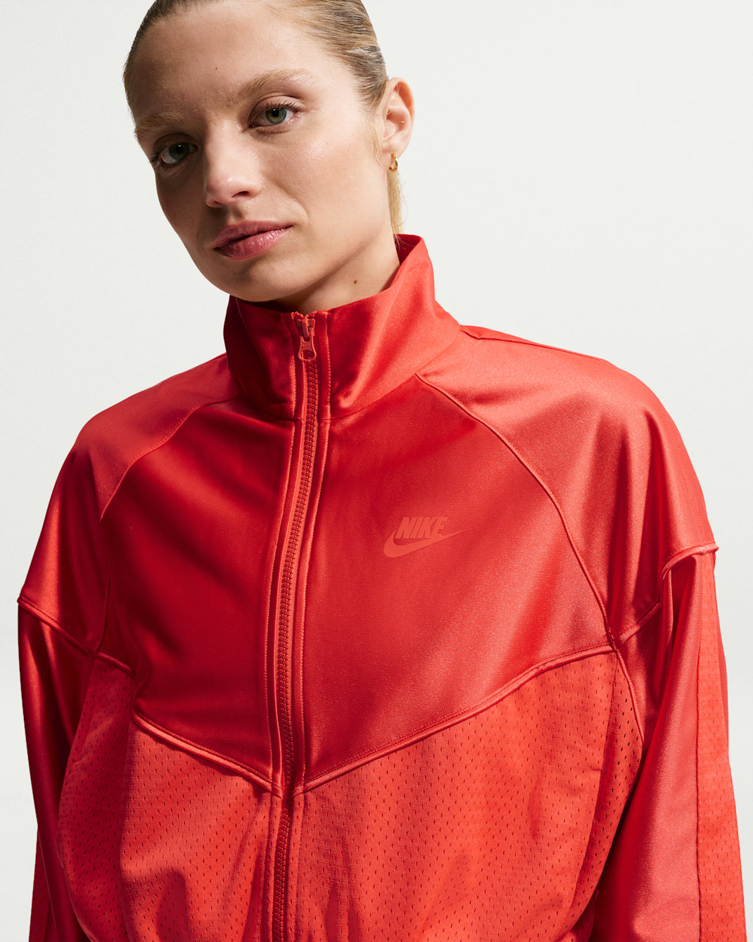 Nike Sportswear Women's Oversized Windrunner Jacket - Light Crimson/Light Crimson
