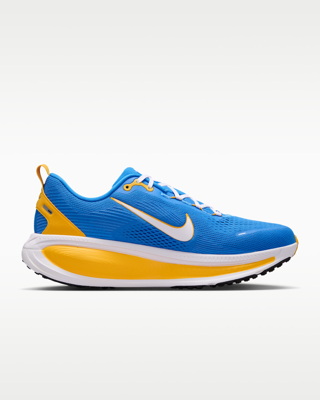 Nike Vomero 18 (Los Angeles Chargers) Men's NFL Road Running Shoes