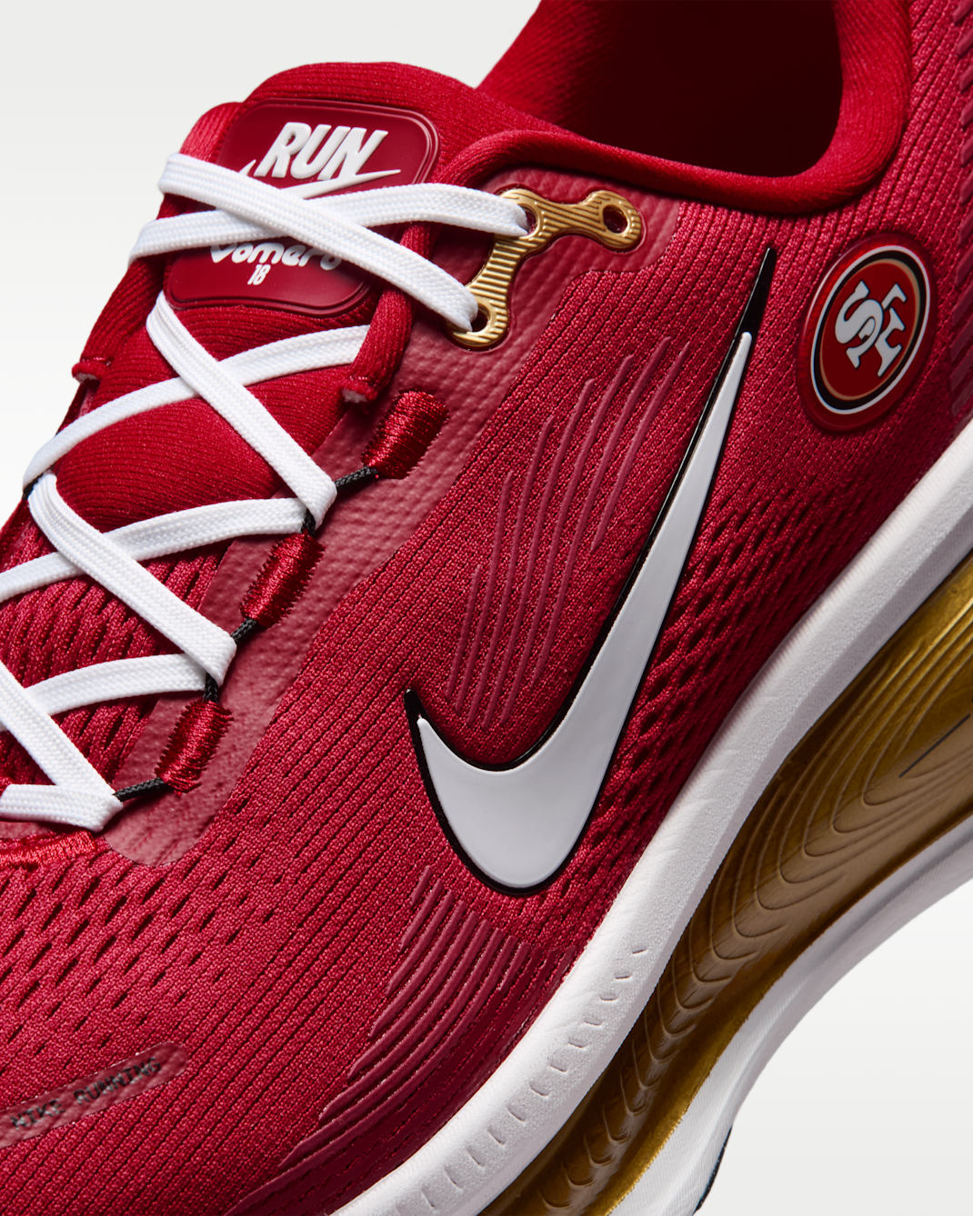 Nike Vomero 18 (San Francisco 49ers) Men's NFL Road Running Shoes