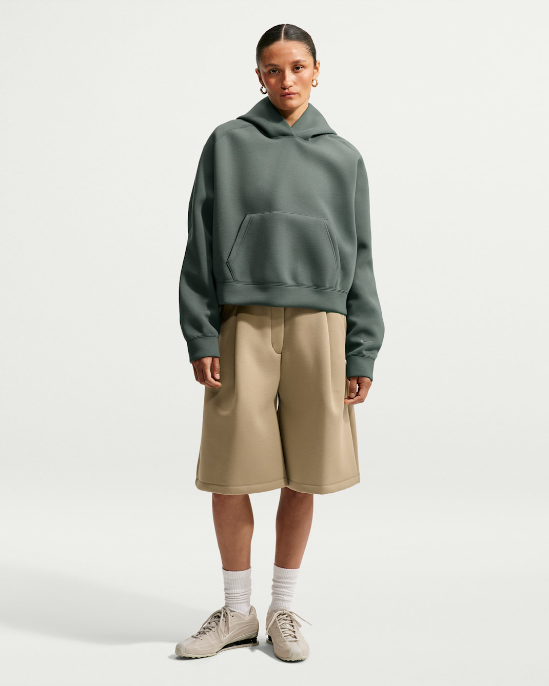 Nike Pre-Game Fleece Women's Oversized Mid-Rise Shorts - Parachute Beige/Parachute Beige
