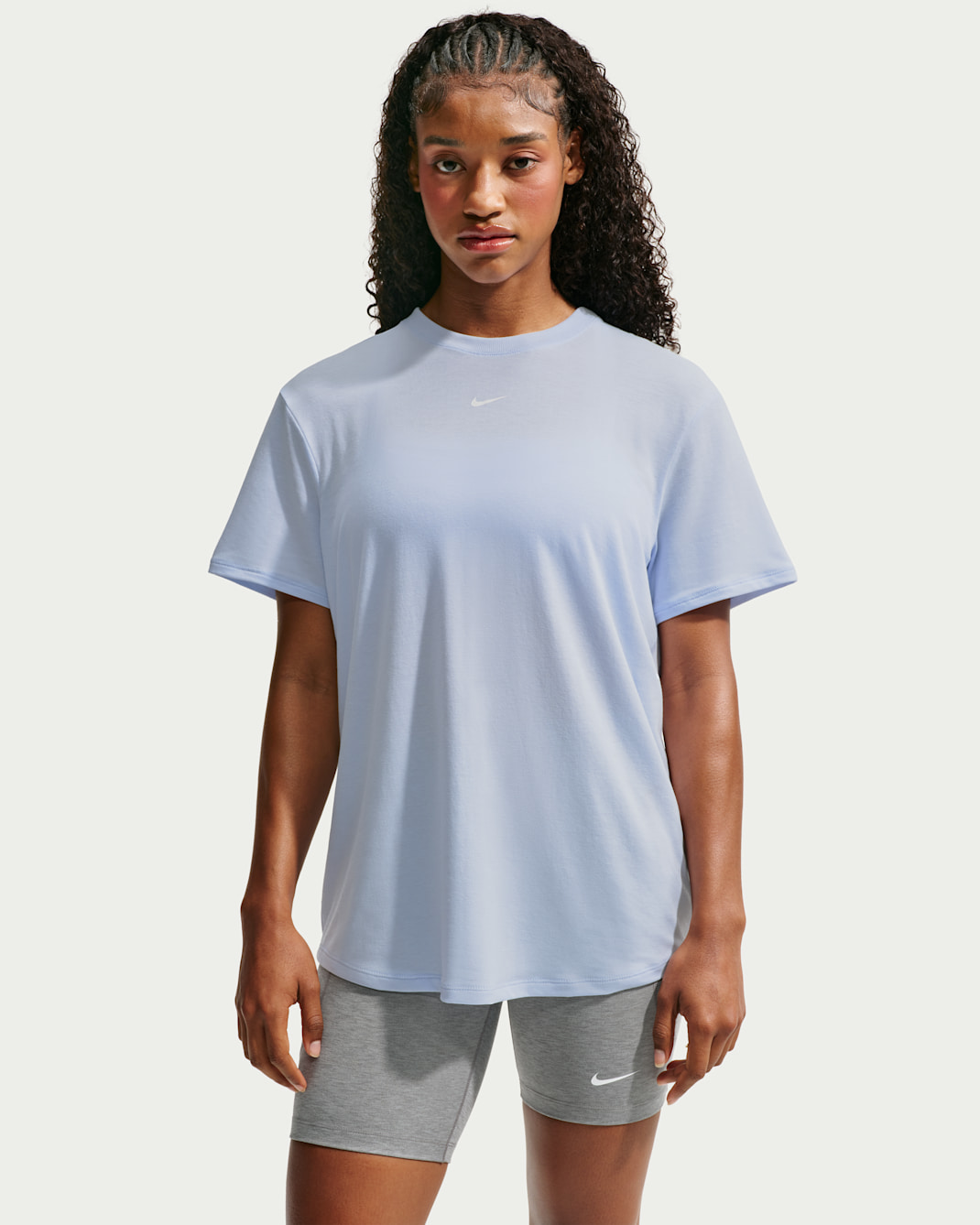 Haut à manches courtes Dri-FIT Nike One Relaxed pour femme - Hydrogen Blue/Blanc