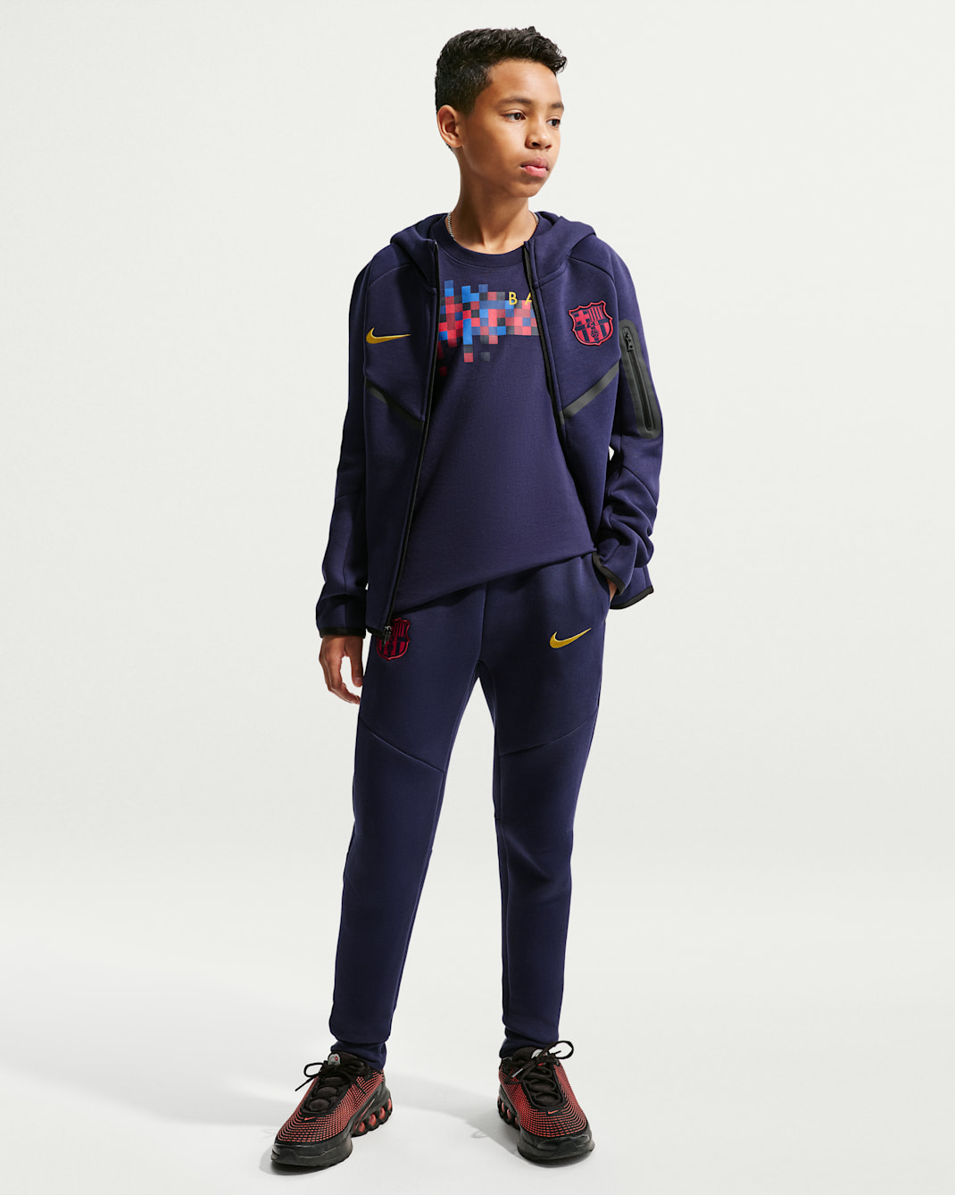 F.C. Barcelona Tech Fleece Older Kids' (Boys') Nike Football Pants - Blackened Blue/Mineral Yellow
