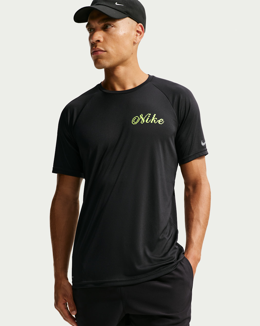 Playera de manga corta Dri-FIT UV para hombre Nike Swim Hydroguard - Negro