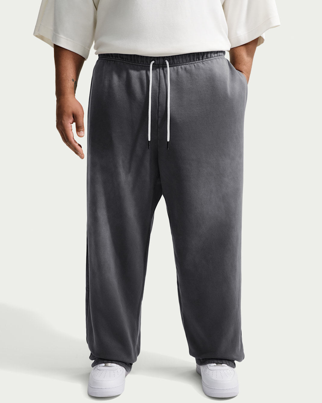 Nike Standard Issue Men's Brushed Heavy Oversized Basketball Pants