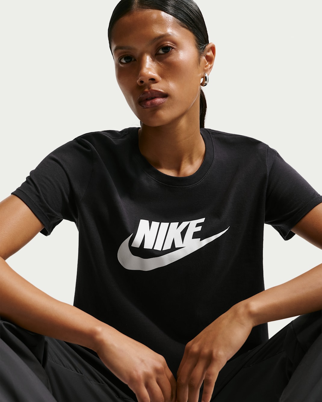 Nike Sportswear Essentials Women's Logo T-Shirt - Black/White