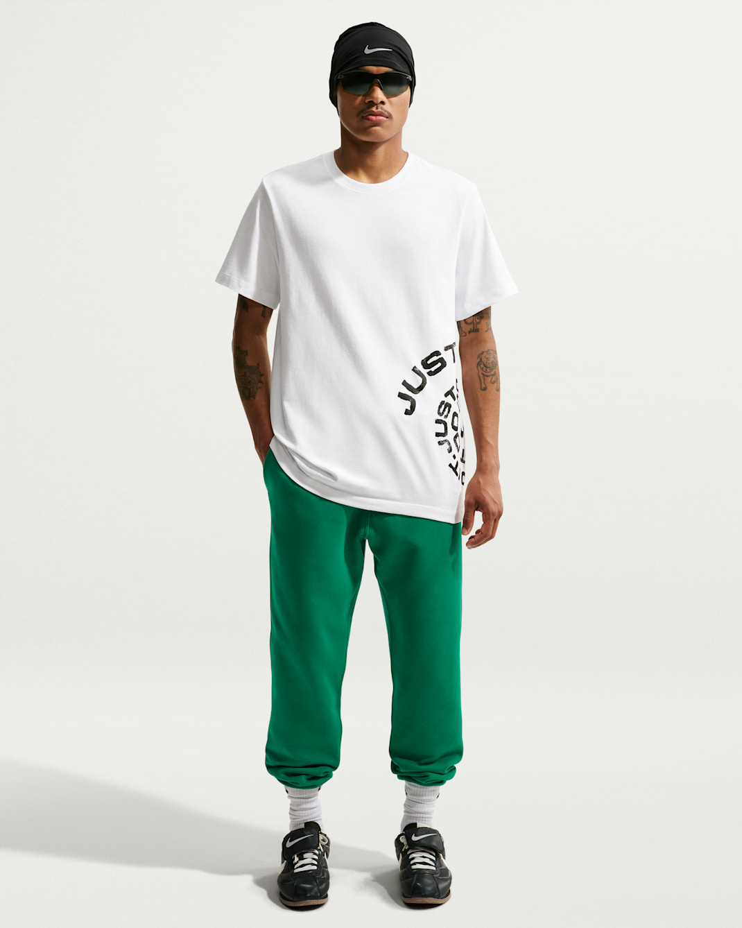 Nike Club Men's Cuffed Brushed Fleece Pants - Malachite/Malachite/White