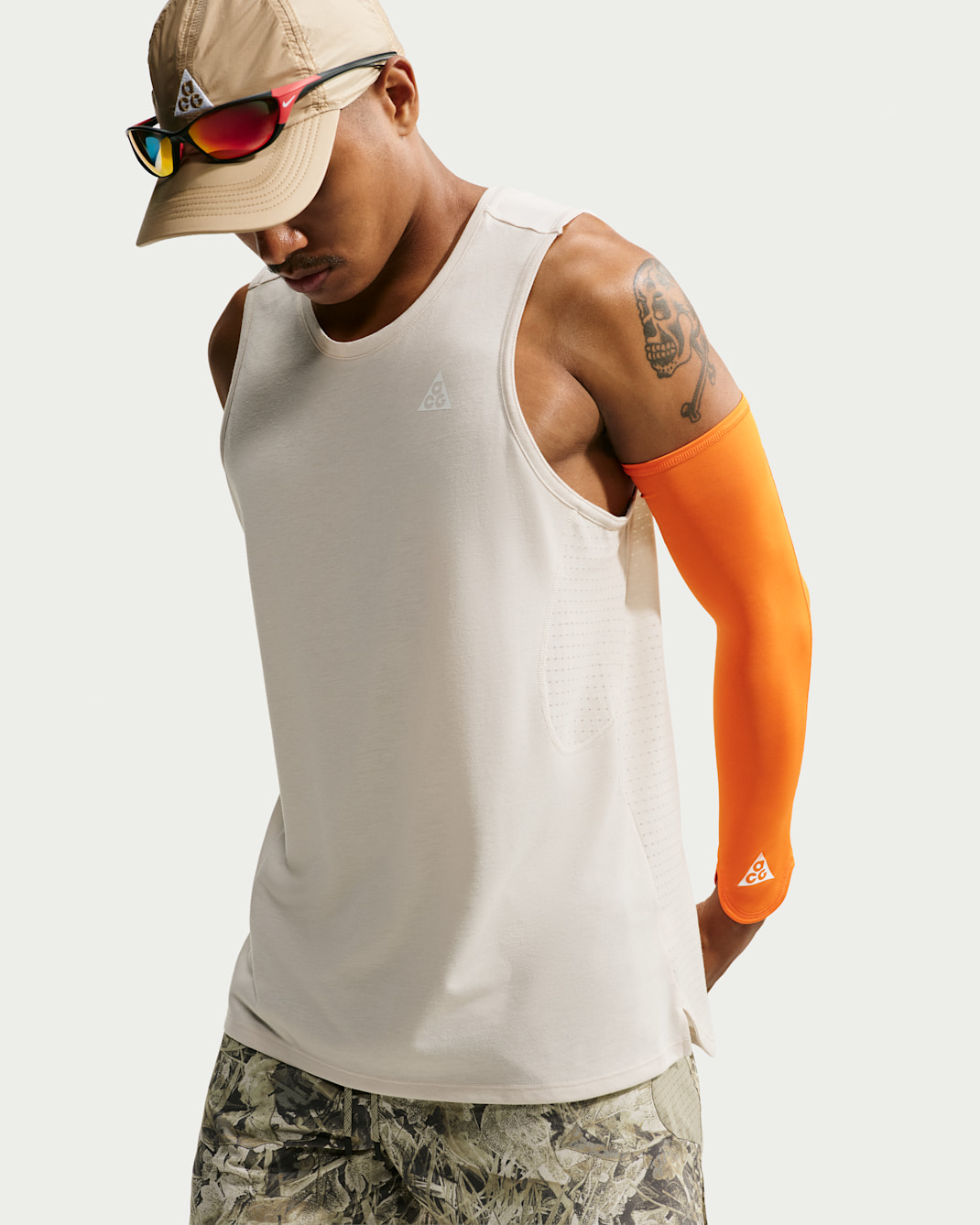 ACG Solar Chase Men's Dri-FIT ADV Tank Top - Light Orewood Brown/Light Orewood Brown/Summit White