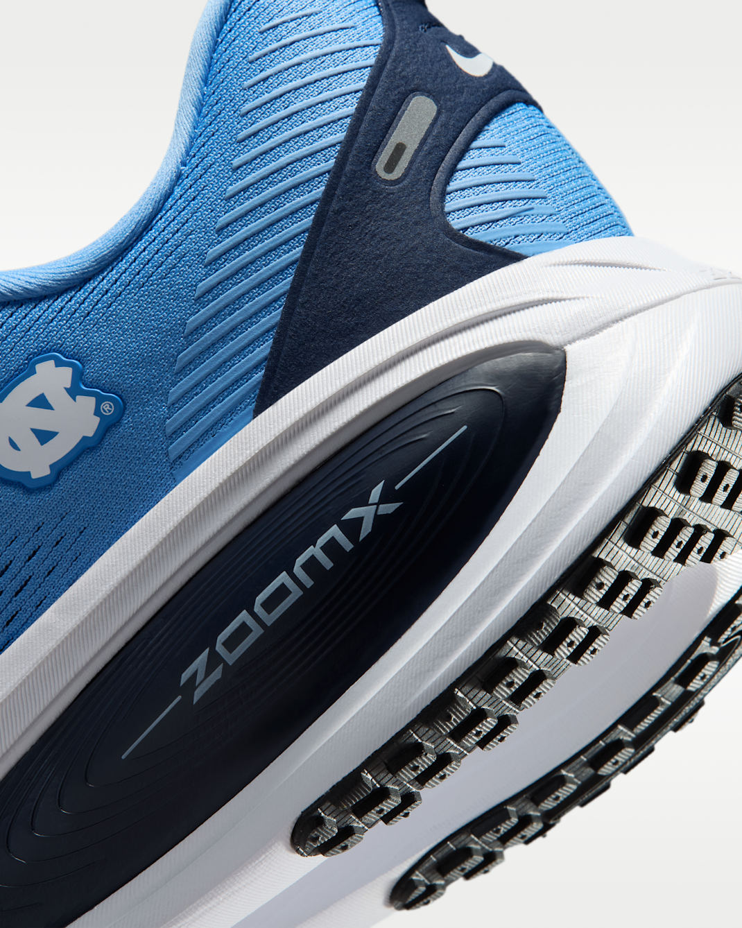 Nike College Vomero 18 (North Carolina) Men's Road Running Shoes