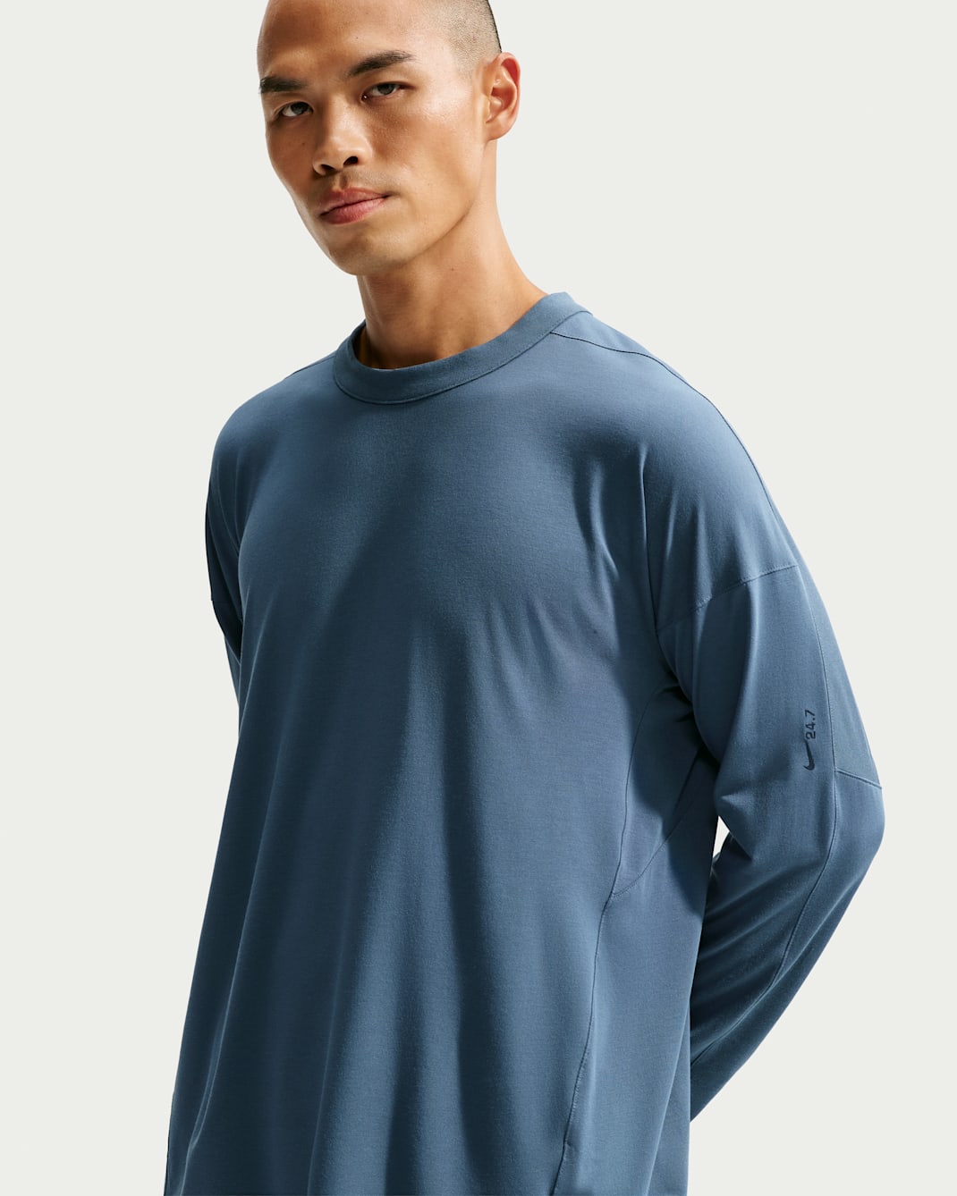Playera de manga larga Dri-FIT para hombre Nike 24.7 ImpossiblySoft Light - Pizarra nuevo/Negro/Azul marino medianoche