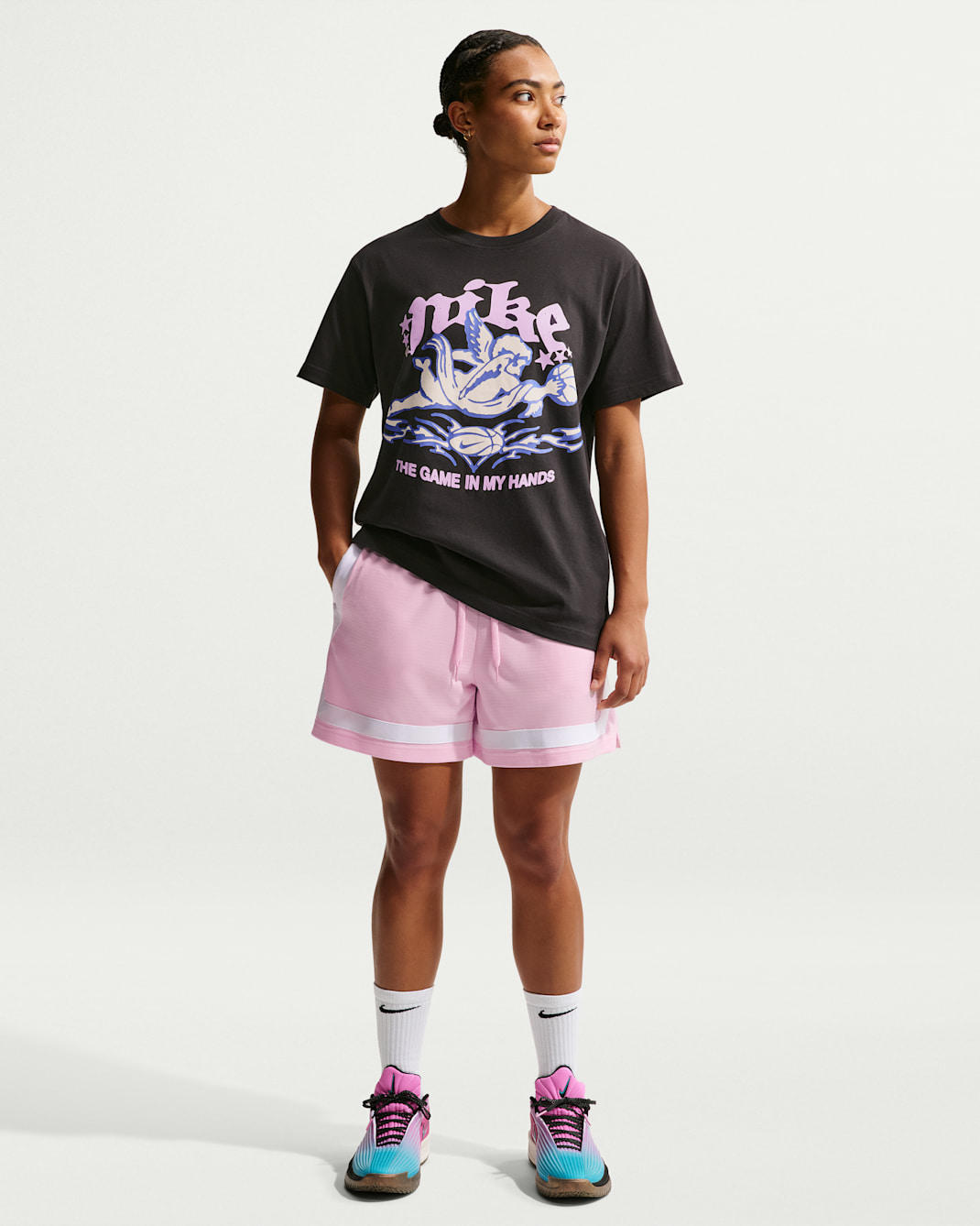 Shorts de básquetbol Dri-FIT de 13 cm para mujer Nike Crossover - Espuma rosa/Blanco/Blanco