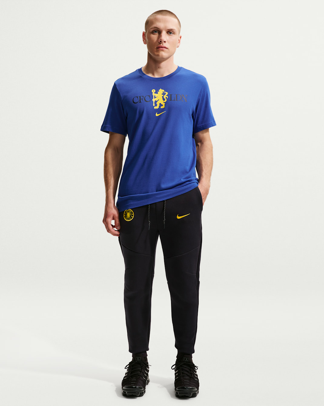 Joggers de fútbol Nike para hombre Chelsea FC Tech Fleece - Azul campo de juego/Oro medio oeste
