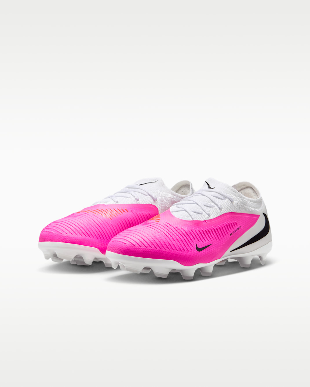Nike Jr. Phantom 6 Low Pro Big Kids' Multi-Ground Soccer Cleats