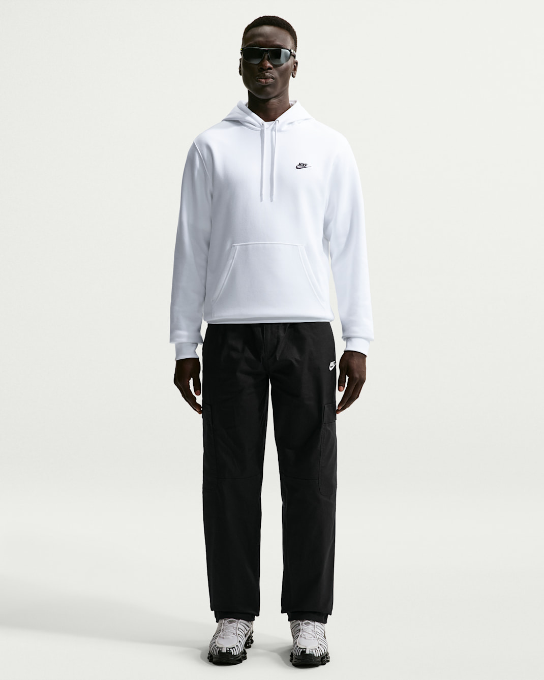 Nike Sportswear Club Men's Woven Cargo Trousers - Black/White