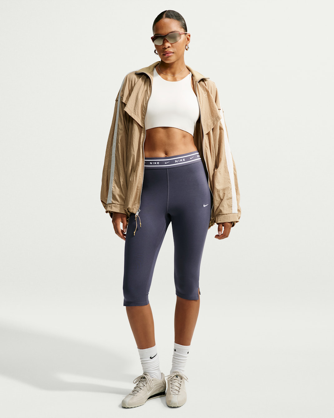 Legging corsaire ajusté taille haute Nike Sportswear Chill Jersey pour femme - Gridiron/Gridiron/Blanc