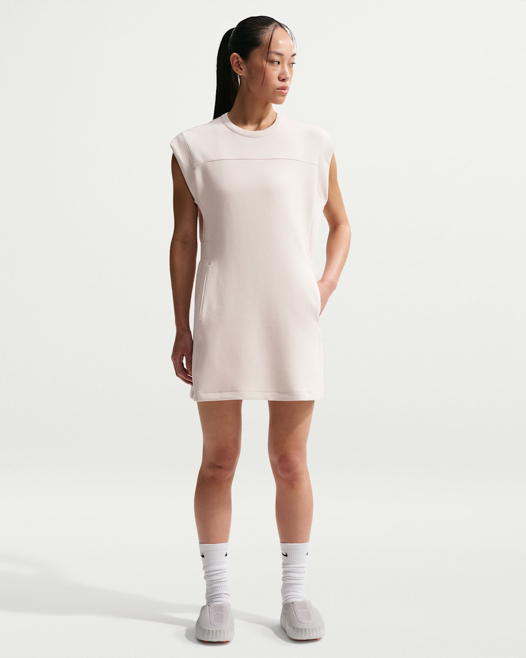 나이키 24.7 임파서블리소프트 여성 드라이 핏 드레스 - 라이트 오어우드 브라운/세일/라이트 아이언 오어