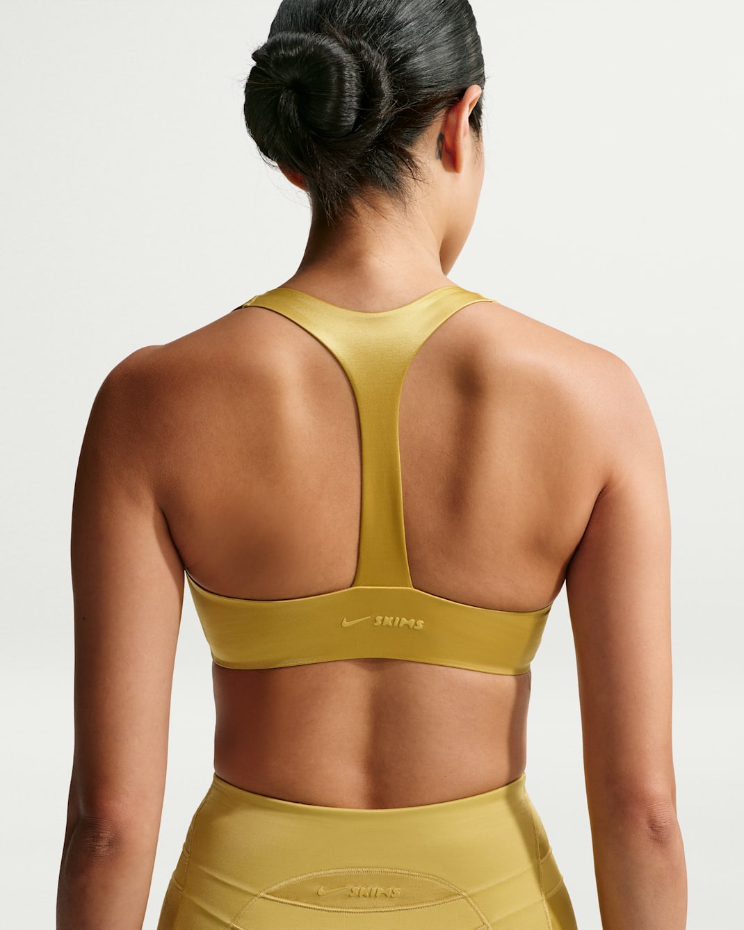 NikeSKIMS Satin Shine Women's Plunge Bra