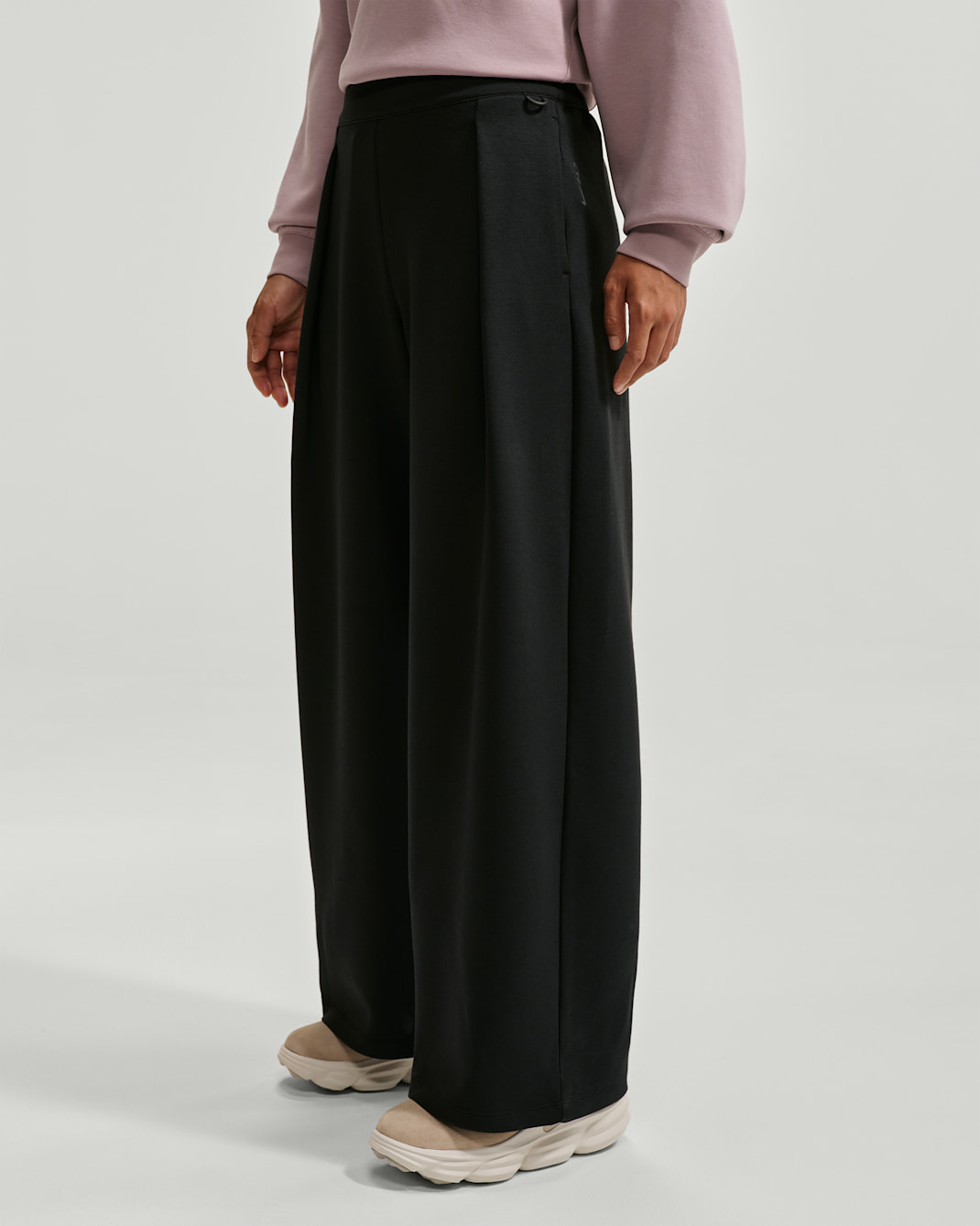Nike 24.7 ImpossiblySoft Women's Dri-FIT High-Waisted Wide-Leg Pants