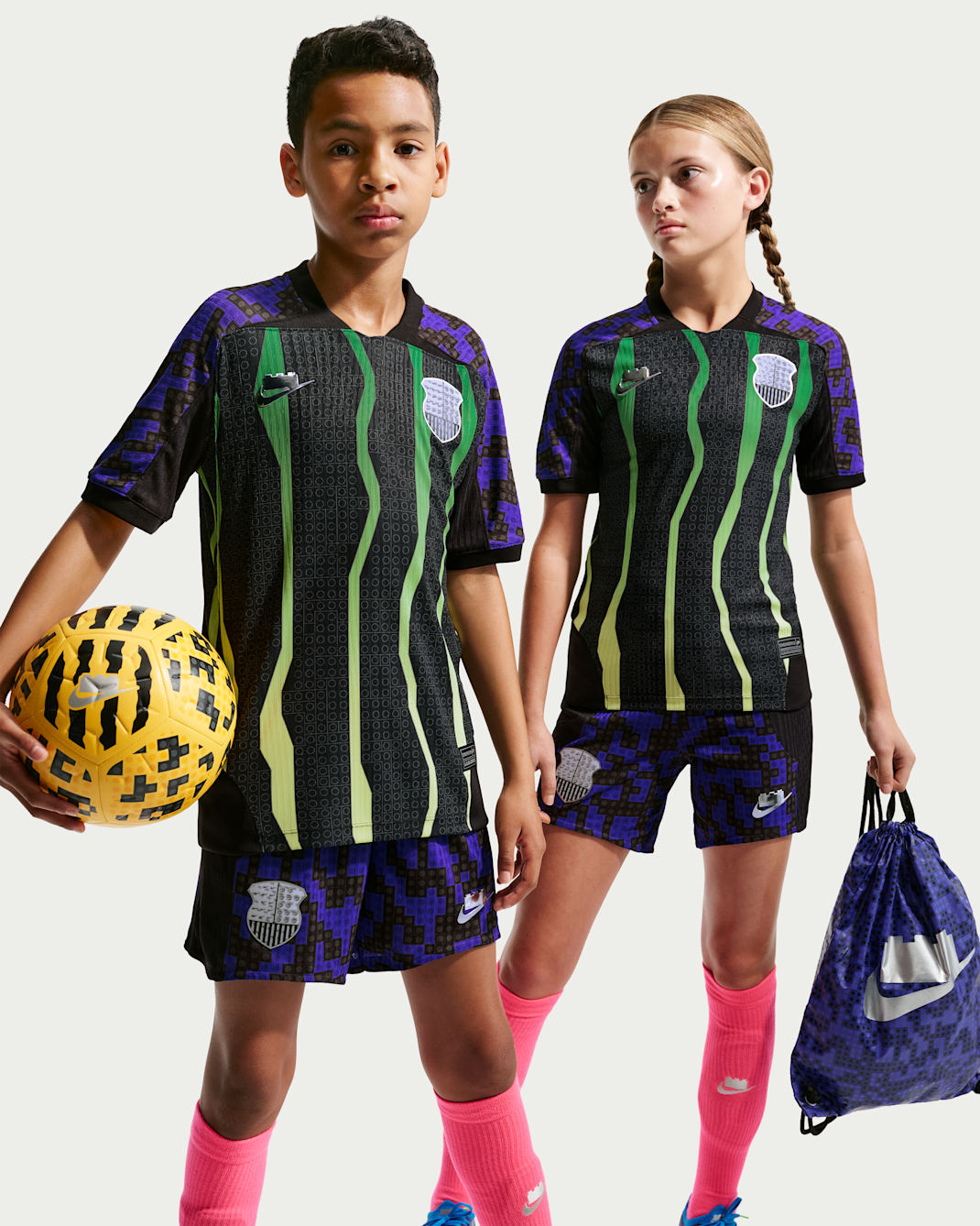 Nike x LEGO® Collection Older Kids' Aero-FIT Football Shirt - Black/Light Liquid Lime