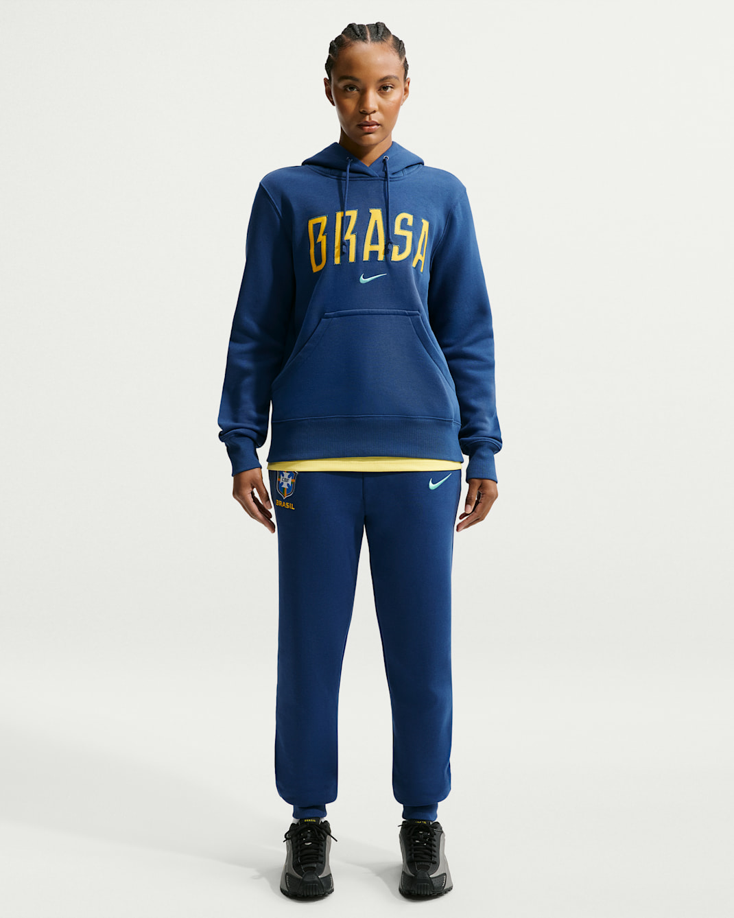 Brazil Phoenix Fleece Women's Nike Soccer Pullover Hoodie