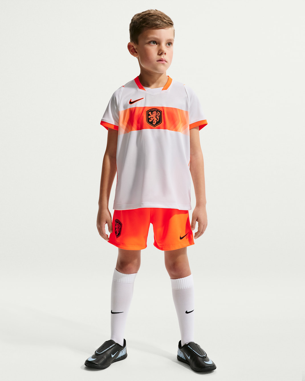 Netherlands 2026 Stadium Away Younger Kids' Nike Football Replica 3-Piece Kit - White/Hyper Crimson/Black
