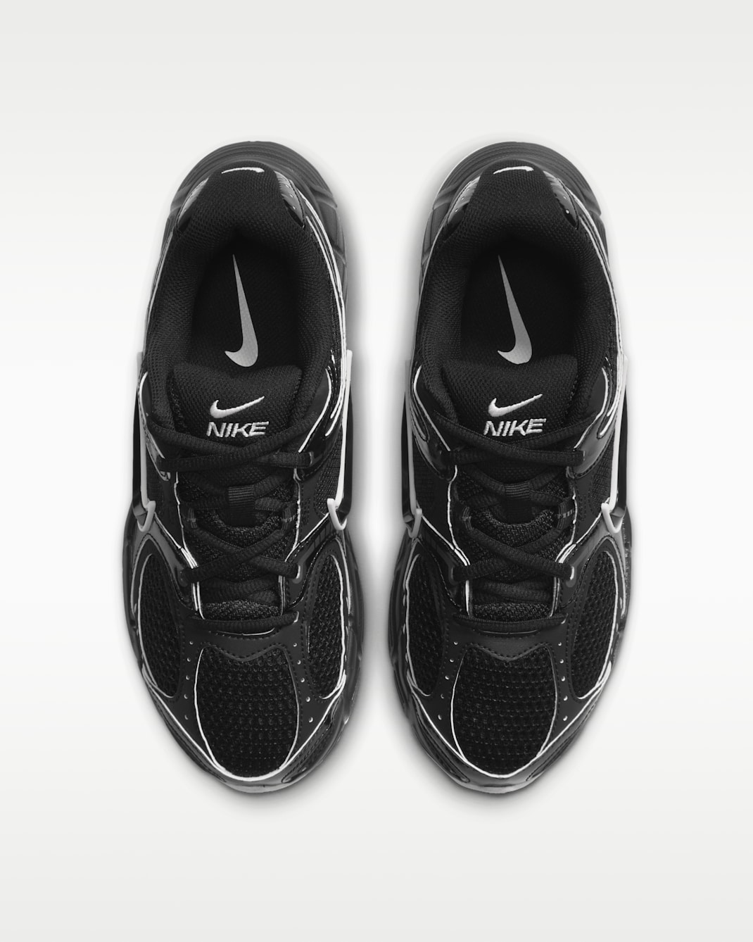 Nike V5 RNR Women's Shoes with Reflective Accents