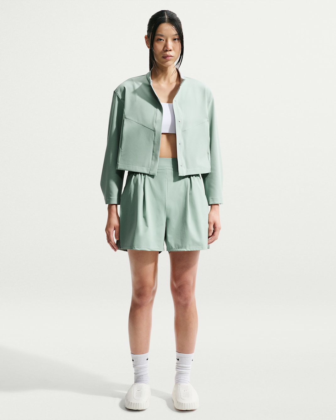 ナイキ 24.7 PerfectStretch ウィメンズ Dri-FIT ハイウエスト ショートパンツ - スチーム/スチーム/ダッチグリーン