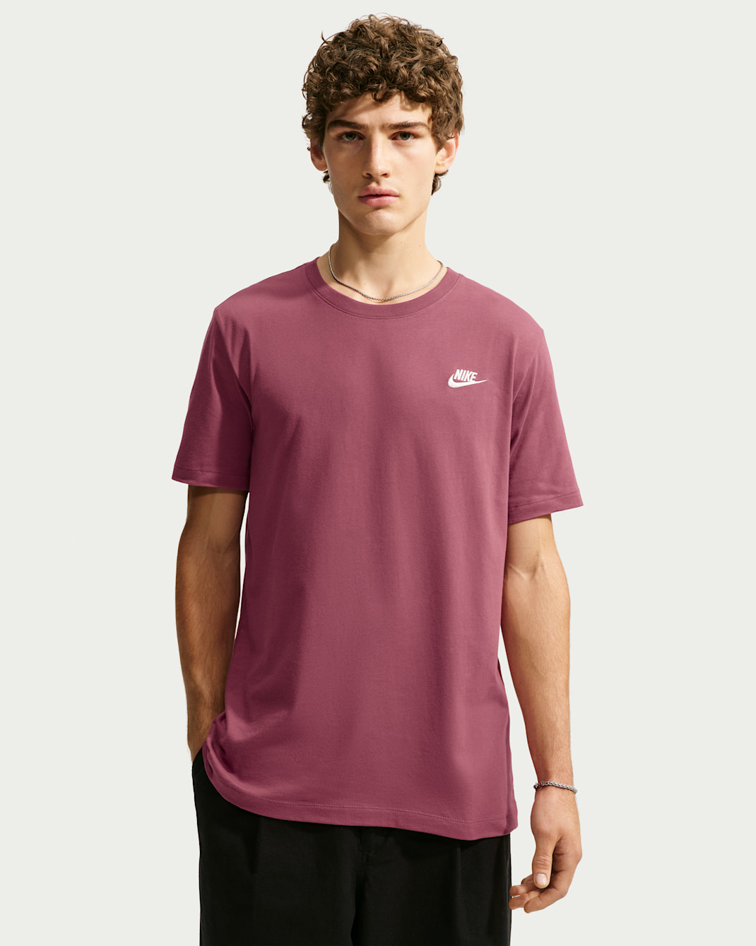 Nike Sportswear Club Men's T-Shirt - Pink Smoke