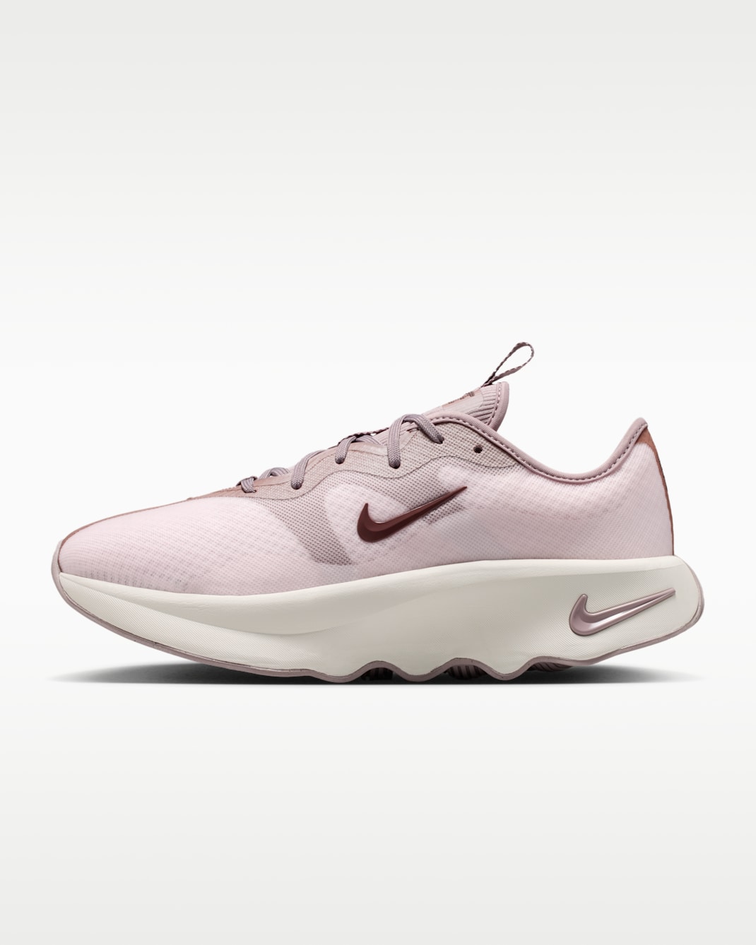Tenis de caminar para mujer Nike Motiva 2 - Rosa perla/Mena violeta claro/Marrón verdoso claro/Tatuaje