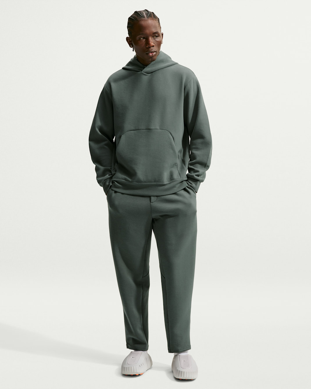 Nike 24.7 ImpossiblySoft Men's Dri-FIT Pants - Camo Green/Black/Outdoor Green
